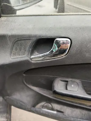 Foto de MANETA INTERIOR DELANTERA DERECHA OPEL CORSA D 1.3 16V CDTI (75 CV / 55 KW)