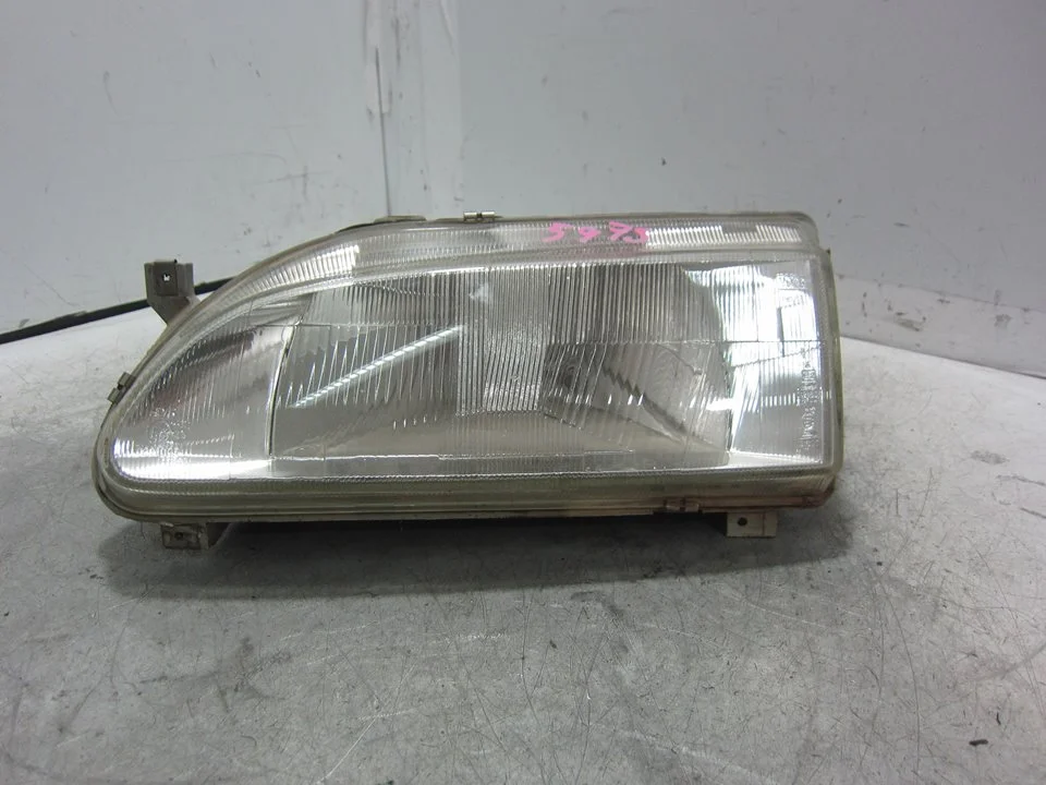 Foto de FARO IZQUIERDO RENAULT R 19 BERL. CON PORTÓN (B/C53) 1.4 (58 CV / 43 KW) referencia 7701042951