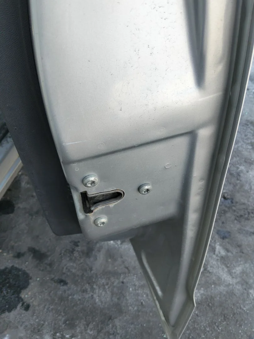 Foto de CERRADURA PUERTA DELANTERA DERECHA OPEL CORSA C 1.2 16V CAT (Z 12 XE / LW4) (75 CV / 55 KW)