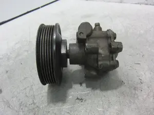 Foto de BOMBA DIRECCION VOLKSWAGEN GOLF IV BERLINA (1J1)(10.1997) 1.6 16V (105 CV / 77 KW) referencia 0301452269A foto 3