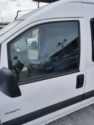Foto de LUNA DELANTERA IZQUIERDA CITROEN JUMPY 2.0 HDi CAT (RHX / DW10BTED) (94 CV / 69 KW)