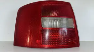 Foto de PILOTO TRASERO IZQUIERDO AUDI A6 AVANT (4B5) referencia 4B9945095F