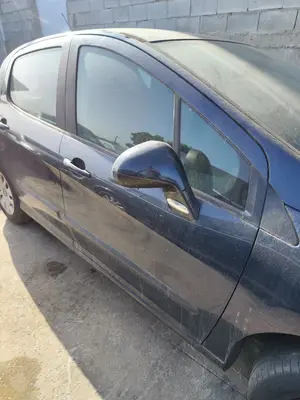 Foto de PUERTA DELANTERA DERECHA PEUGEOT 308 1.6 16V (120 CV / 88 KW) referencia 9004Z4 foto 2