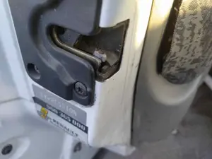 Foto de CERRADURA PUERTA DELANTERA IZQUIERDA RENAULT KANGOO I (F/KC0) 1.5 dCi Diesel (65 CV / 48 KW)