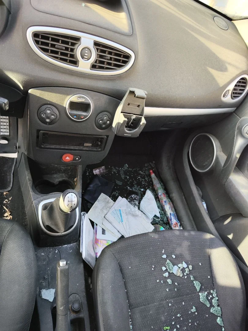 Foto de CONSOLA CENTRAL RENAULT CLIO III 1.4 16V (98 CV / 72 KW)