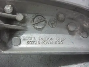 Foto de POSAPIES TRASERO HONDA PCX 125 125 cm3 - 8.6 kW (0 CV / 0 KW) referencia 50730-KWN-900 foto 3