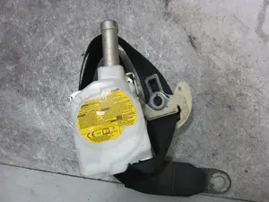 Foto de CINTURON SEGURIDAD DELANTERO DERECHO LEXUS NX (AZ10) referencia 7X7110P