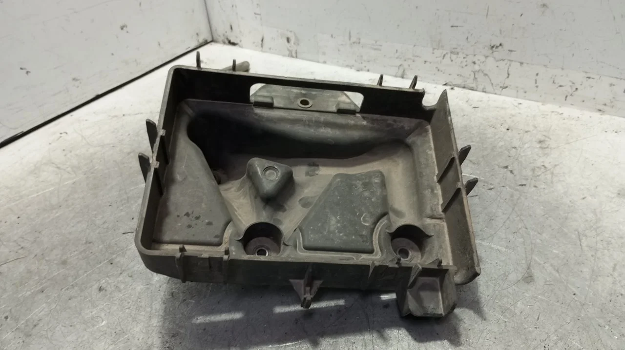 Foto de SOPORTE BATERIA SEAT CORDOBA BERLINA (6L2) 1.4 16V (101 CV / 74 KW) referencia 6Q0915331