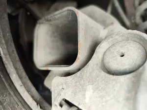 Foto de MANGUETA TRASERA IZQUIERDA RENAULT SCENIC II 1.5 dCi Diesel (101 CV / 74 KW) referencia 7701472659