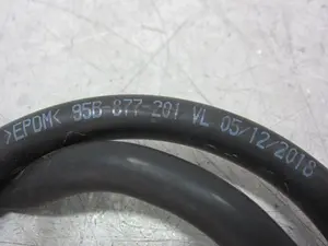 Foto de TUBO PORSCHE MACAN (95BA) referencia 95B877201VL foto 2