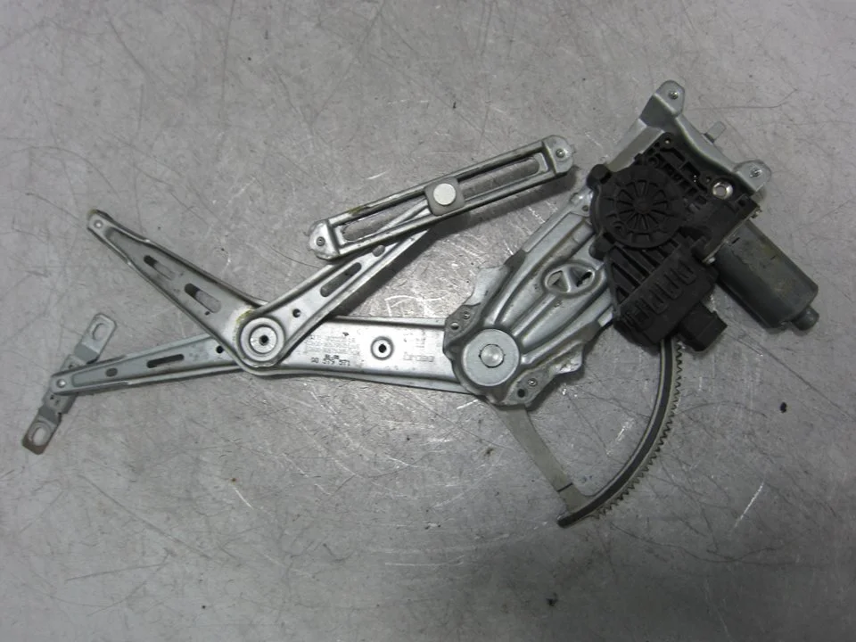Foto de ELEVALUNAS DELANTERO IZQUIERDO OPEL ZAFIRA A 2.0 DTI (101 CV / 74 KW) referencia 0130821768