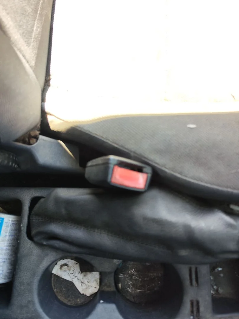 Foto de ENGANCHE CINTURON DELANTERO IZQUIERDO FORD TRANSIT CONNECT (TC7) 1.8 TDCi CAT (90 CV / 66 KW) referencia 2T14V61202AA