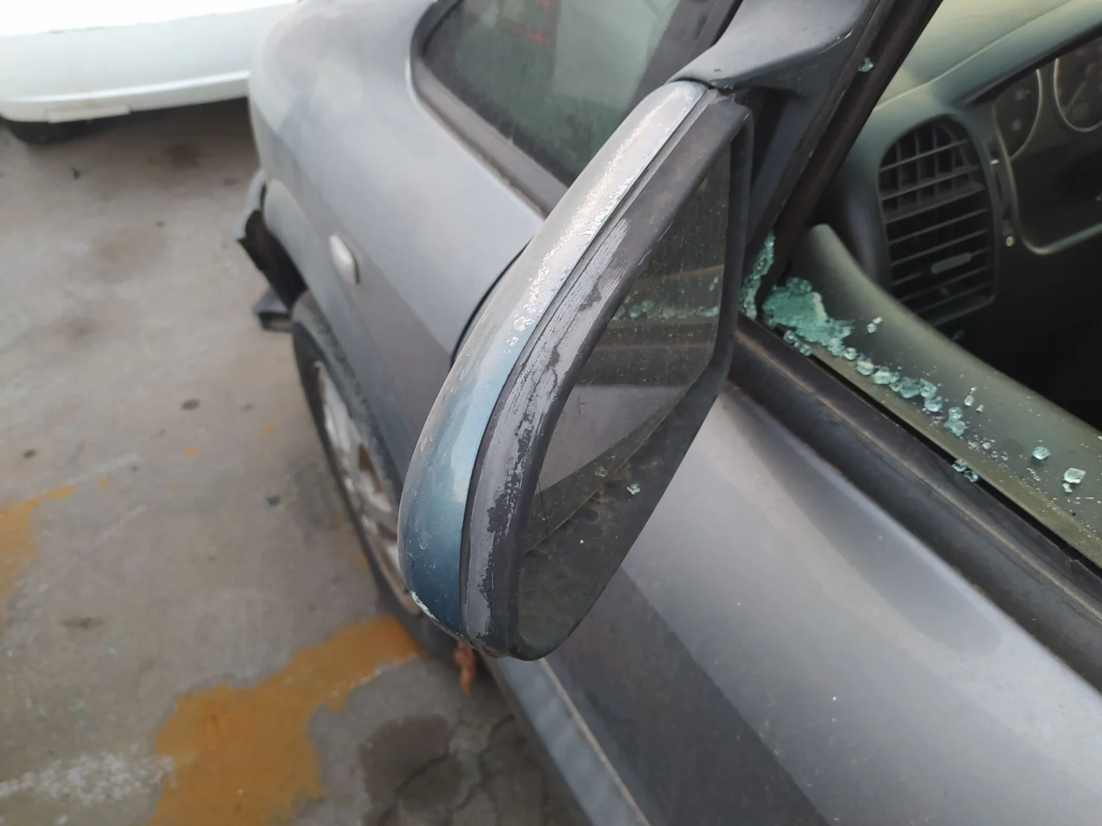 Foto de RETROVISOR IZQUIERDO OPEL ZAFIRA A 2.0 DTI (101 CV / 74 KW)
