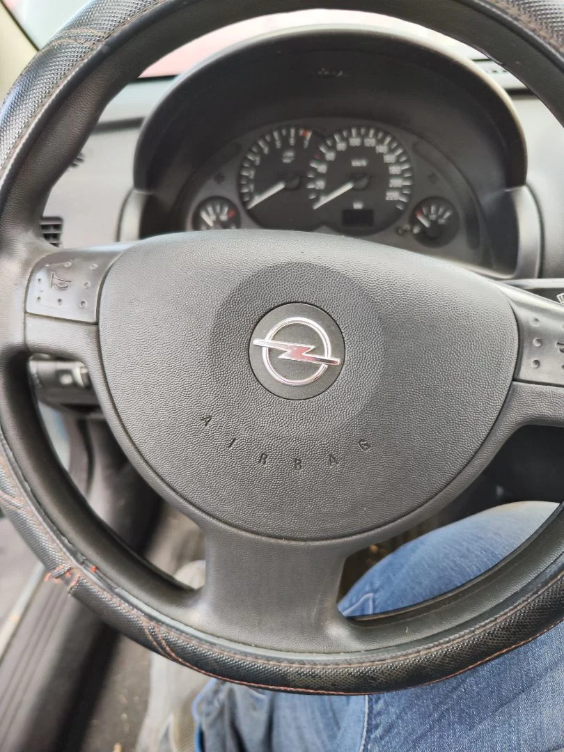 Foto de AIRBAG DELANTERO IZQUIERDO OPEL CORSA C 1.2 16V CAT (Z 12 XE / LW4) (75 CV / 55 KW) referencia 24435930
