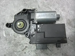 Foto de MOTOR ELEVALUNAS DELANTERO IZQUIERDO PEUGEOT 307 (S1)(04.2001) 1.4 HDi (68 CV / 50 KW) referencia 9634457580 foto 2