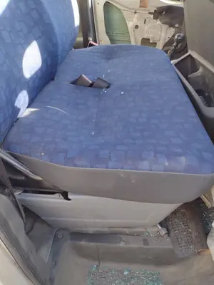 Foto de ASIENTO DELANTERO DERECHO IVECO DAILY FURGÓN 2.3 Diesel (97 CV / 71 KW) foto 2