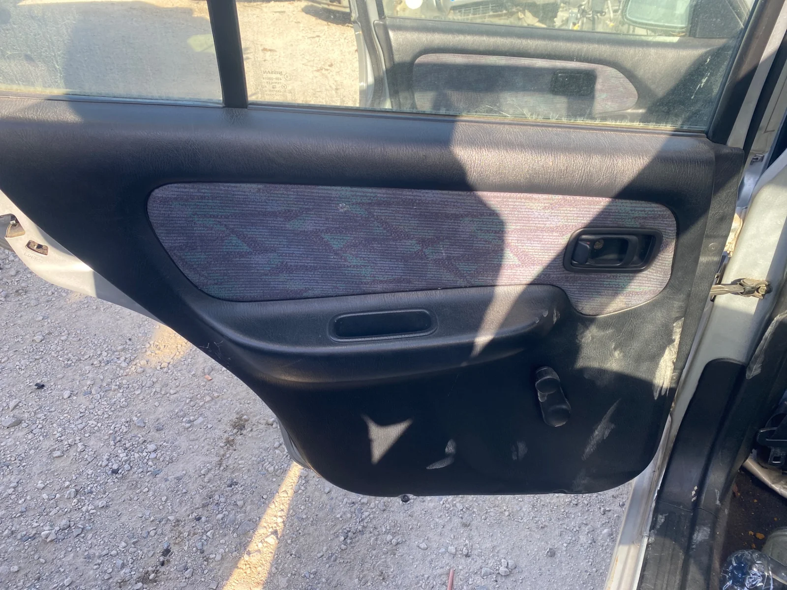 Foto de GUARNECIDO PUERTA TRASERA IZQUIERDA NISSAN ALMERA (N15) 2.0 Diesel (75 CV / 55 KW)