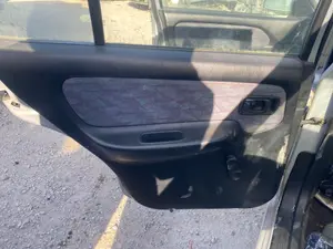 Foto de GUARNECIDO PUERTA TRASERA IZQUIERDA NISSAN ALMERA (N15) 2.0 Diesel (75 CV / 55 KW)