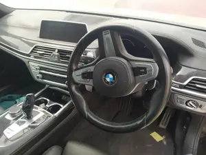 Foto de AIRBAG DE RODILLAS BMW SERIE 7 (G11/G12) 3.0 24V Turbodiesel (320 CV / 235 KW) referencia 72129297721
