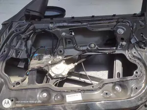 Foto de MOTOR ELEVALUNAS DELANTERO DERECHO AUDI A3 SEDÁN (8VM) 2.0 16V TDI (150 CV / 110 KW) foto 3