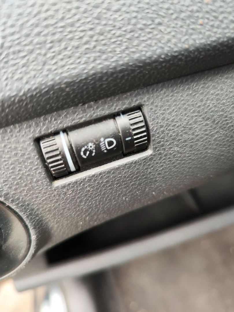 Foto de INTERRUPTOR VOLKSWAGEN POLO IV (9N1) 1.4 16V (75 CV / 55 KW)