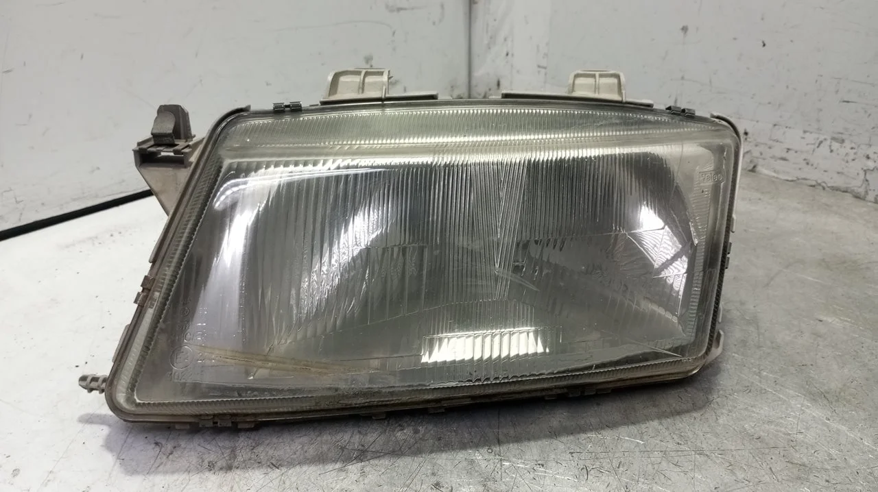 Foto de FARO IZQUIERDO SAAB 9-3 BERLINA 2.2 16V TiD CAT (125 CV / 92 KW) referencia 5141676