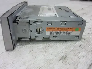 Foto de SISTEMA AUDIO / RADIO CD PEUGEOT 407 2.0 16V HDi FAP CAT (RHR / DW10BTED4) (136 CV / 100 KW) referencia 9660647677 foto 3