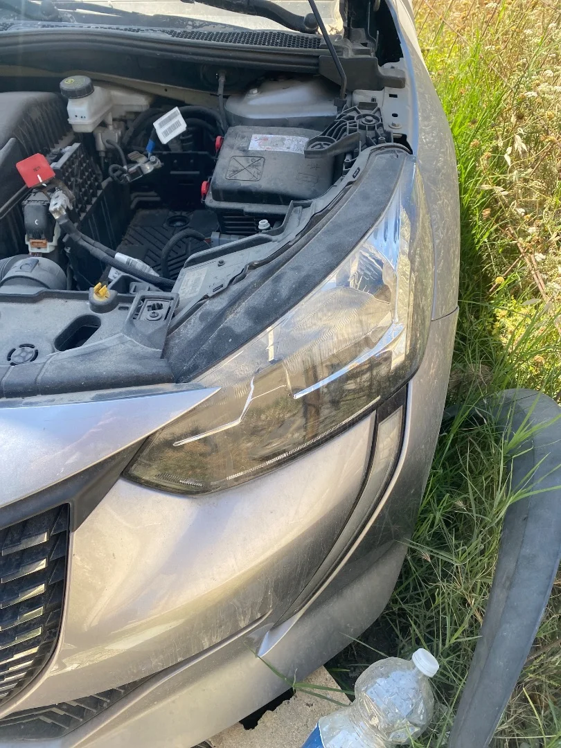 Foto de FARO IZQUIERDO PEUGEOT 208 (P2) 1.2 PureTech (74 CV / 55 KW) referencia 1682772680