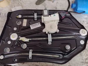 Foto de ELEVALUNAS TRASERO DERECHO OPEL ASTRA H TWIN TOP 1.8 16V (140 CV / 103 KW) referencia 13193206