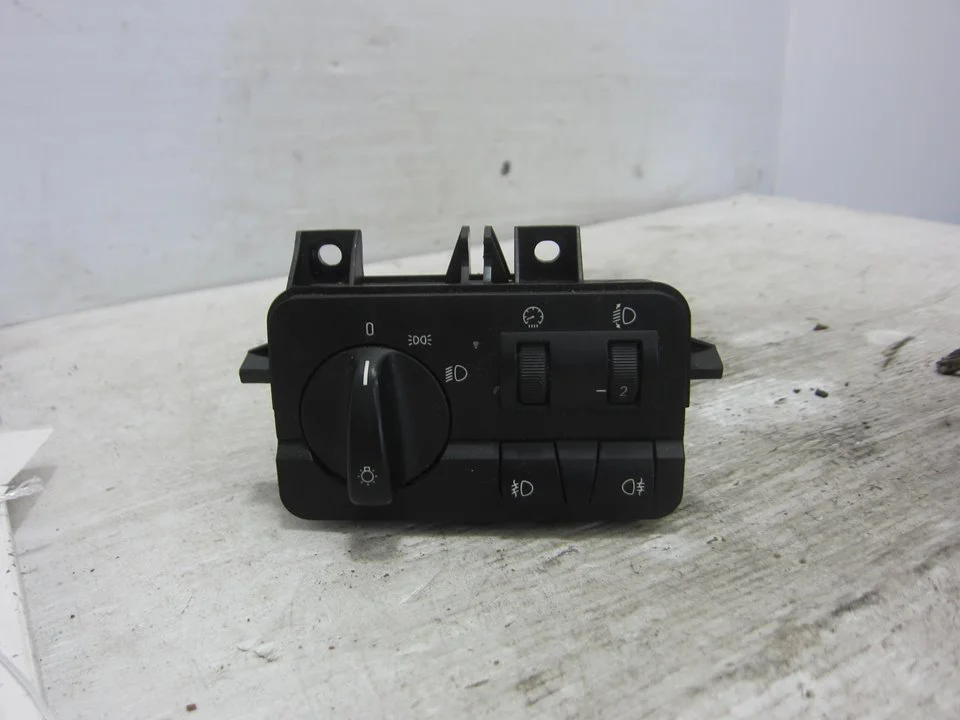 Foto de MANDO LUCES BMW SERIE 3 BERLINA (E46) 2.0 16V Diesel CAT (136 CV / 100 KW) referencia 61316901429