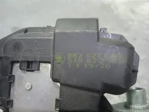 Foto de CERRADURA MALETERO / PORTON SKODA FABIA (5J2) 1.2 (60 CV / 44 KW) referencia 5J0827501D foto 2