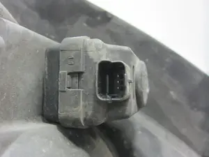 Foto de FARO DERECHO CITROEN XSARA PICASSO 1.6 HDi CAT (9HY / DV6TED4) (109 CV / 80 KW) referencia 620637 foto 3