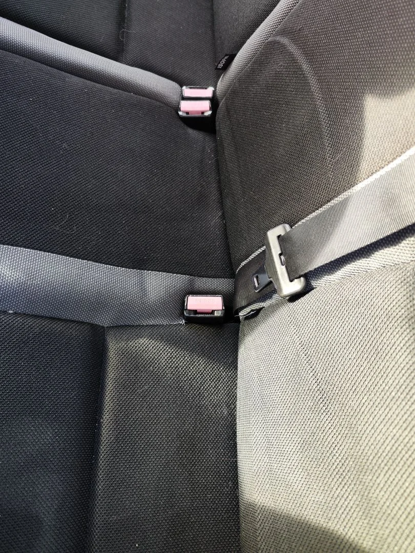 Foto de ENGANCHE CINTURON TRASERO IZQUIERDO PEUGEOT 207 1.4 HDi (68 CV / 50 KW)