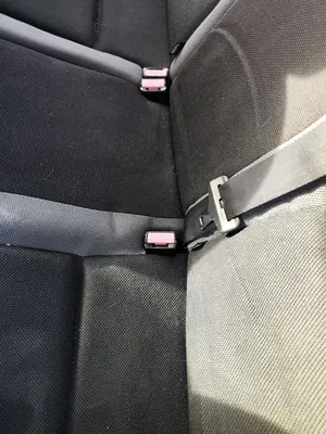 Foto de ENGANCHE CINTURON TRASERO IZQUIERDO PEUGEOT 207 1.4 HDi (68 CV / 50 KW)