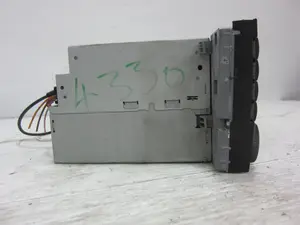 Foto de SISTEMA AUDIO / RADIO CD MERCEDES-BENZ CLS (BM 219) 5.0 V8 24V CAT (306 CV / 225 KW) referencia A2118700089001 foto 6