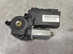Foto de ELEVALUNAS DELANTERO DERECHO AUDI A4 BERLINA (8E) 1.9 TDI (131 CV / 96 KW) referencia 8E0837462C foto 12