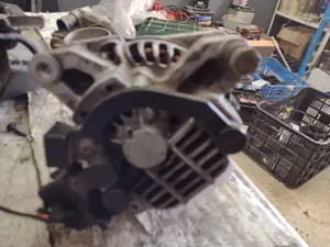 Foto de ALTERNADOR PEUGEOT 406 BERLINA (S1/S2) referencia 9635772880 foto 3