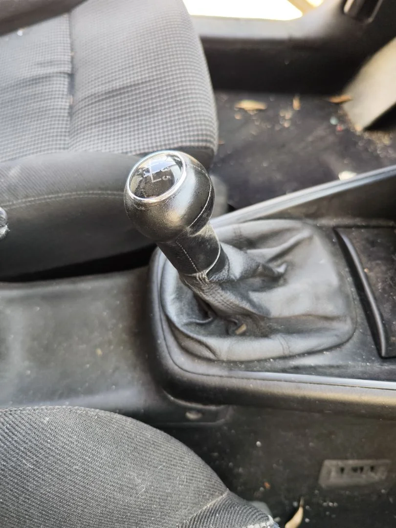 Foto de PALANCA CAMBIO VOLKSWAGEN GOLF IV BERLINA (1J1)(10.1997) 2.0 (116 CV / 85 KW)