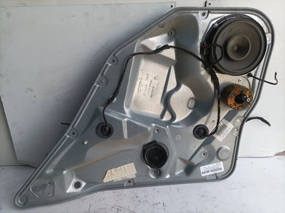 Foto de ELEVALUNAS TRASERO DERECHO SEAT IBIZA (6L1) referencia 6L4839756
