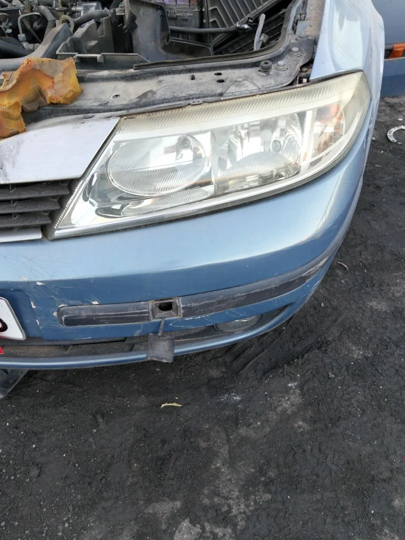 Foto de FARO IZQUIERDO RENAULT LAGUNA II (BG0) 1.9 dCi Diesel CAT (101 CV / 74 KW) referencia 7701061669