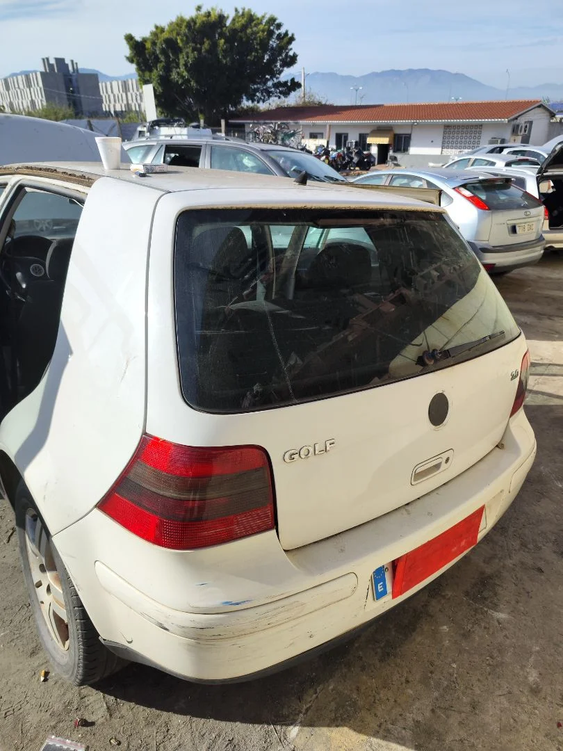 Foto de PORTON TRASERO VOLKSWAGEN GOLF IV BERLINA (1J1)(10.1997) 2.0 (116 CV / 85 KW)