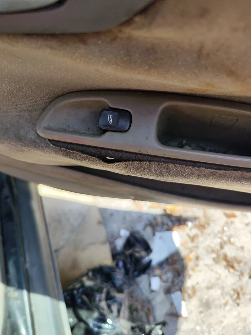 Foto de MANDO ELEVALUNAS TRASERO DERECHO VOLVO S60 BERLINA 2.4 Diesel (126 CV / 93 KW)