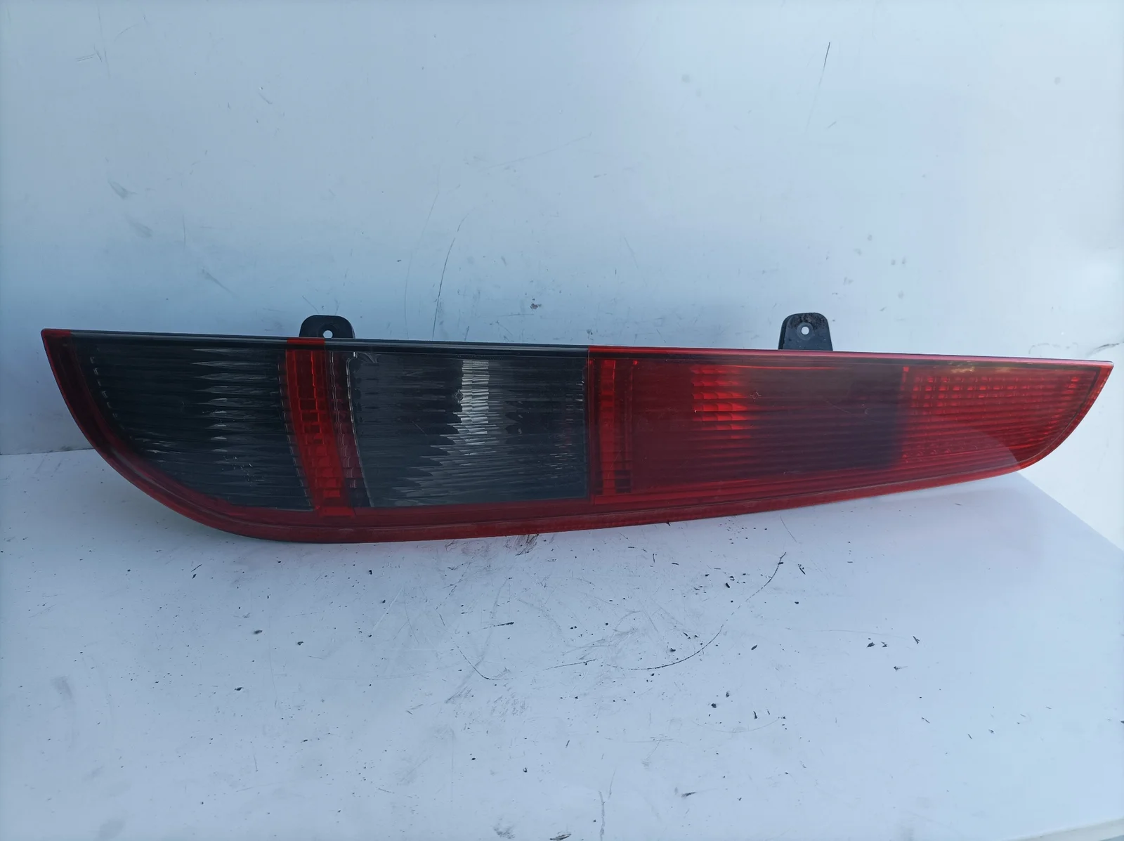 Foto de PILOTO TRASERO DERECHO FORD FOCUS BERLINA (CAP) referencia 4M5113N004C