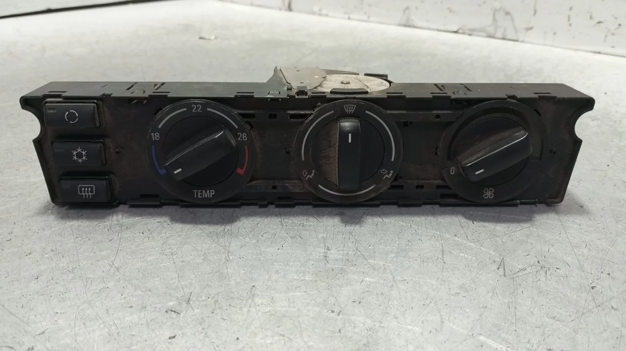 Foto de MANDO CALEFACCION / AIRE ACONDICIONADO BMW SERIE X5 (E53) 3.0 24V CAT (231 CV / 170 KW) referencia 64118409040