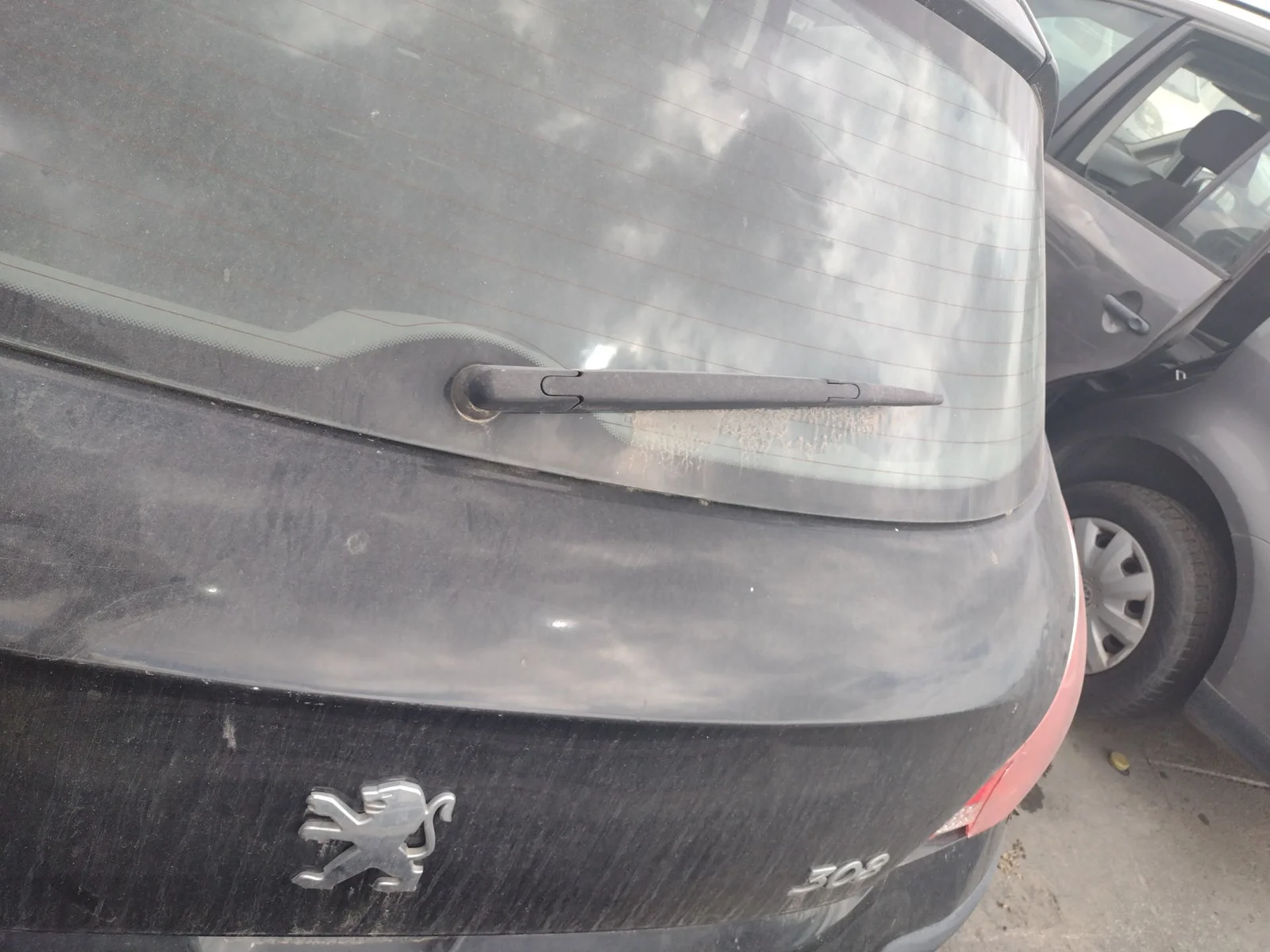 Foto de BRAZO LIMPIA TRASERO PEUGEOT 308 1.6 16V HDi (90 CV / 66 KW) referencia 9677892680