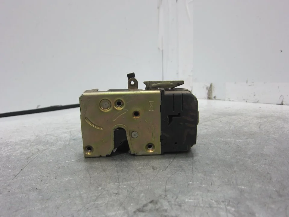 Foto de CERRADURA PUERTA DELANTERA DERECHA CITROEN XSARA BERLINA 2.0 HDi CAT (RHY / DW10TD) (90 CV / 66 KW) referencia 9136G1