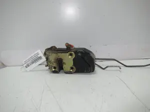 Foto de CERRADURA PUERTA DELANTERA IZQUIERDA CHRYSLER PT CRUISER 2.0 16V CAT (141 CV / 104 KW) foto 2