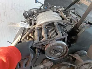 Foto de MOTOR COMPLETO AUDI A6 BERLINA (4B2) referencia AML foto 9