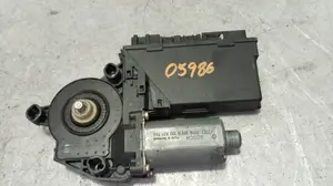 Foto de MOTOR ELEVALUNAS DELANTERO DERECHO AUDI A4 CABRIOLET (8H) 2.5 V6 24V TDI (163 CV / 120 KW) referencia 8H1959802C foto 4