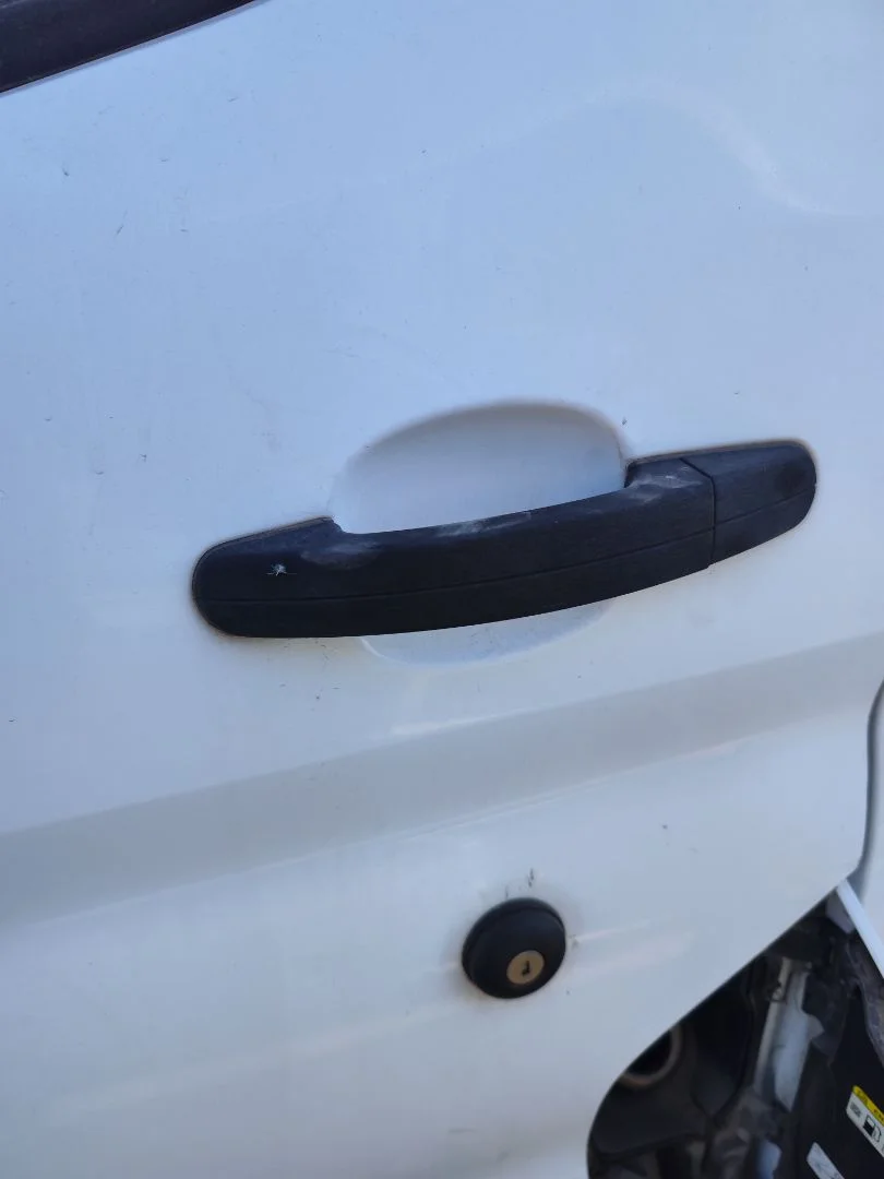 Foto de MANETA EXTERIOR DELANTERA IZQUIERDA FORD TRANSIT CHASIS CABINA (TTG) 2.0 TDCi CAT (170 CV / 125 KW)
